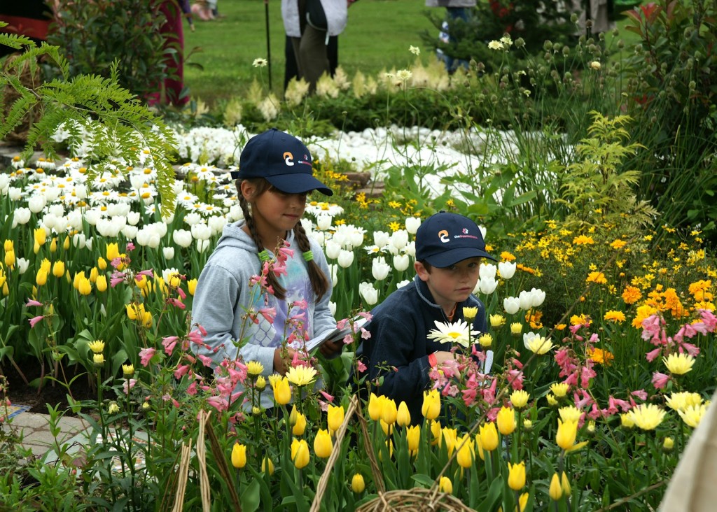 Young garden volunteers